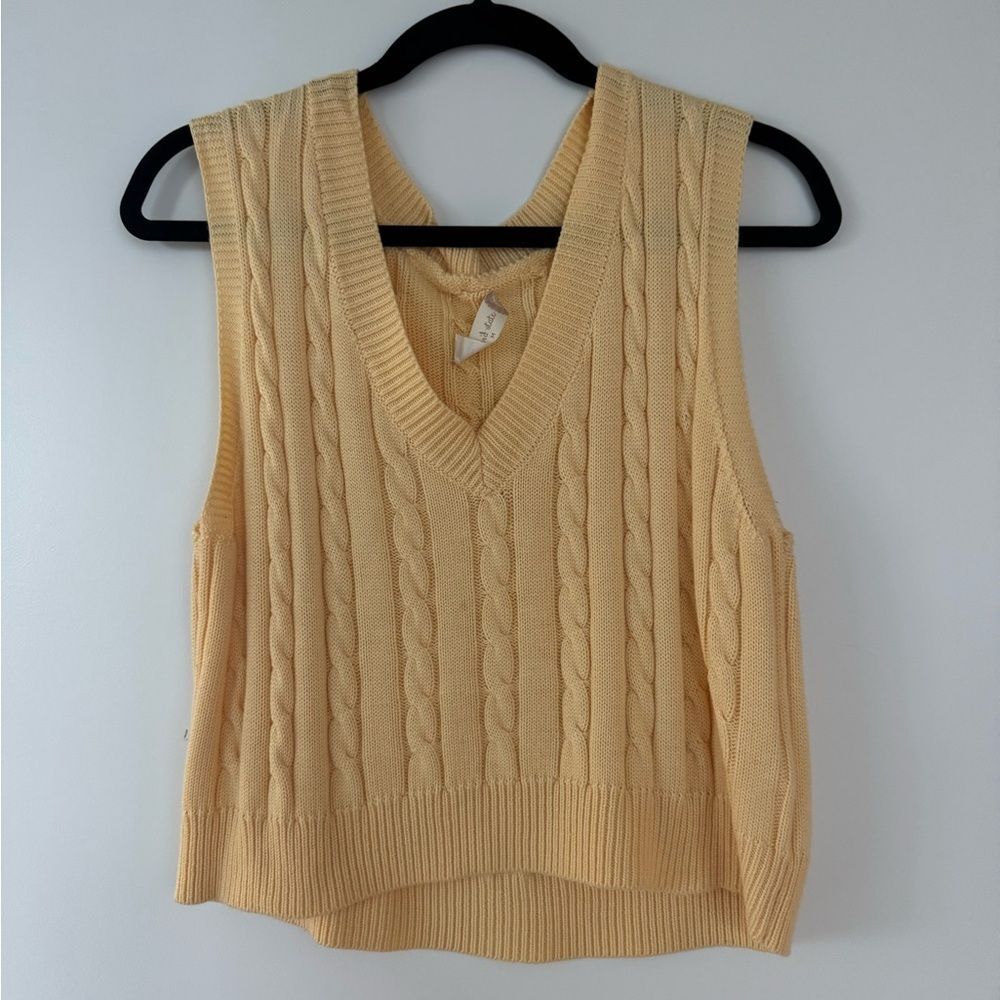 Alter’d State Cropped Cable Knit V-Neck Sweater Vest